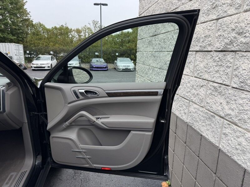 2013 Porsche Cayenne  Willow Grove PA