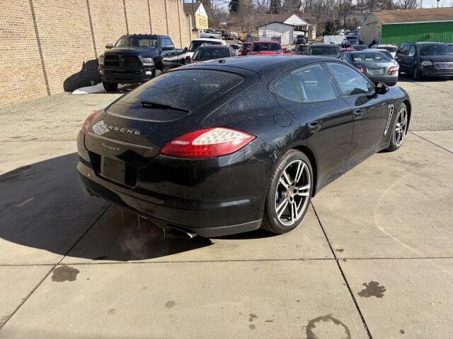 2013 Porsche Panamera 4 Platinum Edition