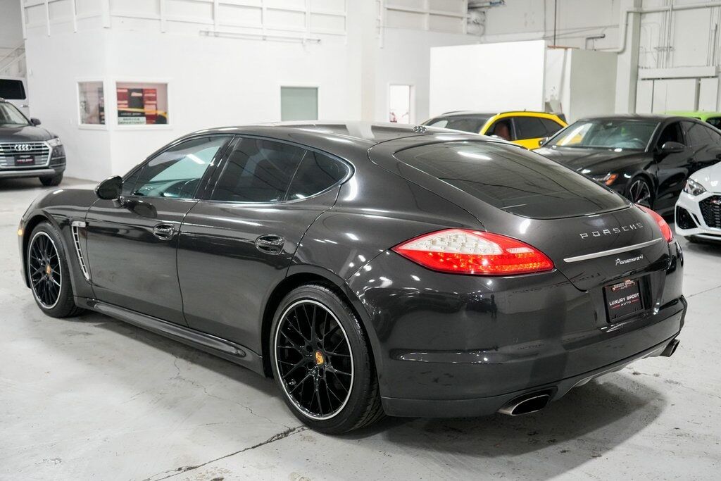2013 Porsche Panamera 4 Platinum Edition