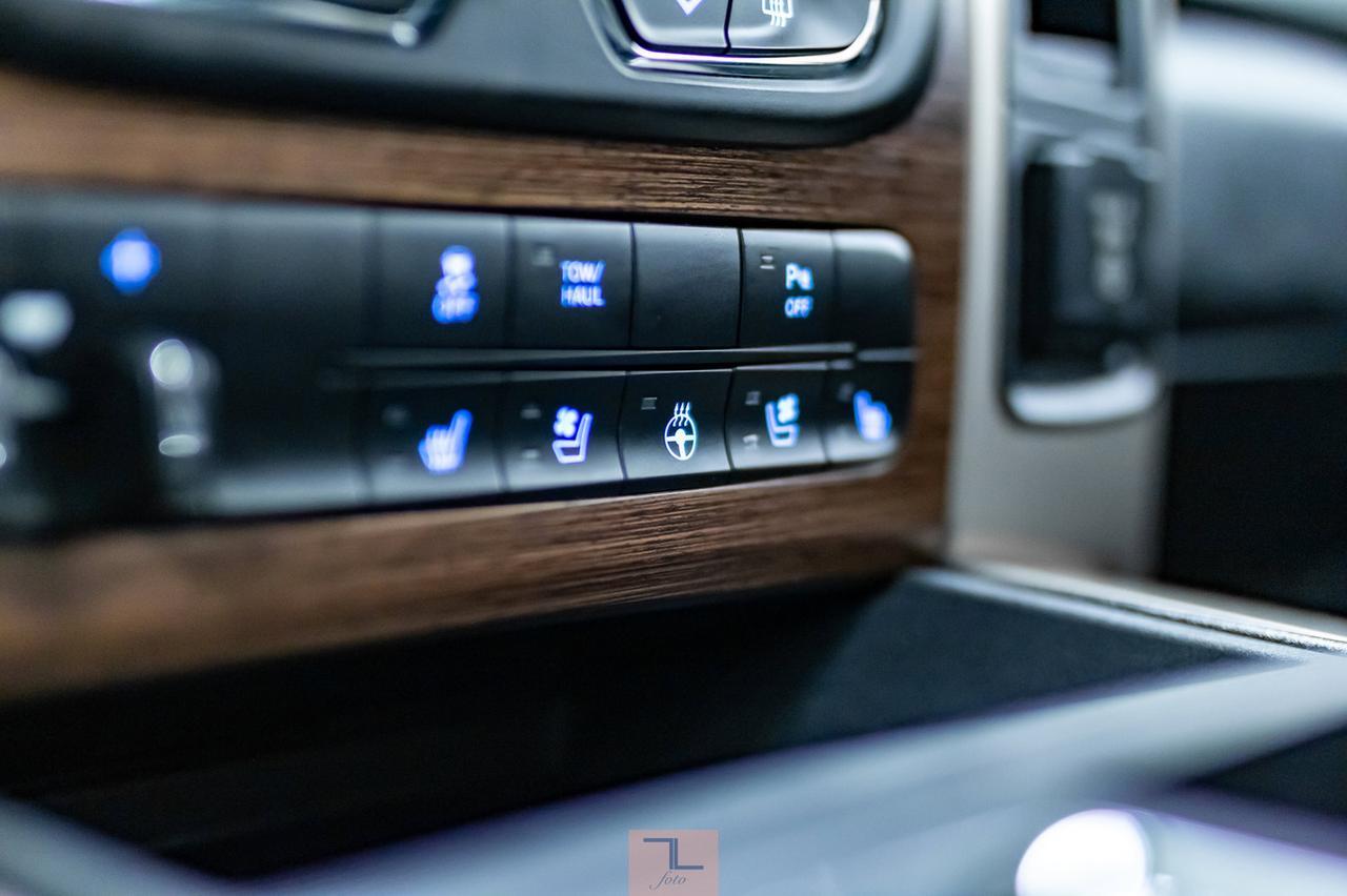 2013 Ram 1500 4x4 Crew Cab Laramie Leather Roof Nav Red Deer AB