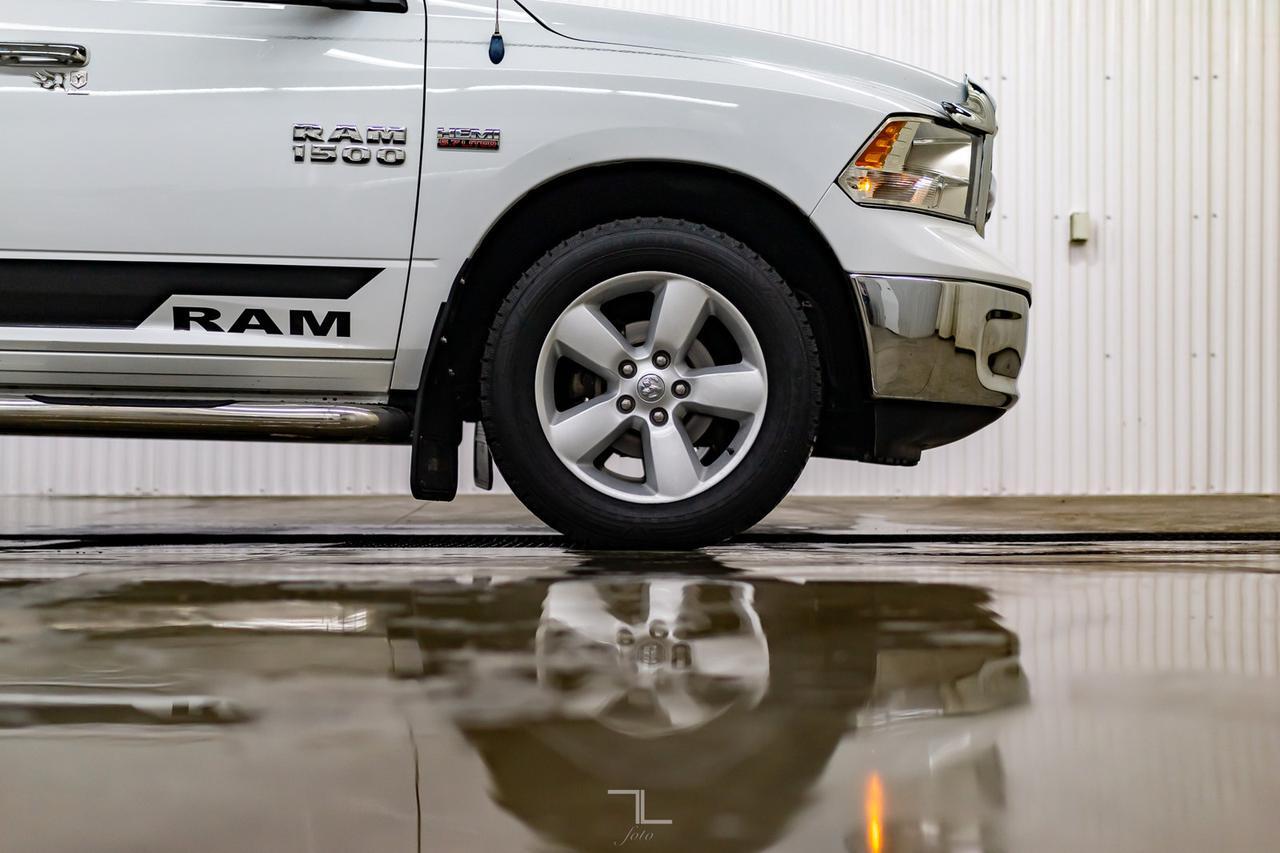 2013 Ram 1500 4x4 Crew Cab SLT HEMI Red Deer AB