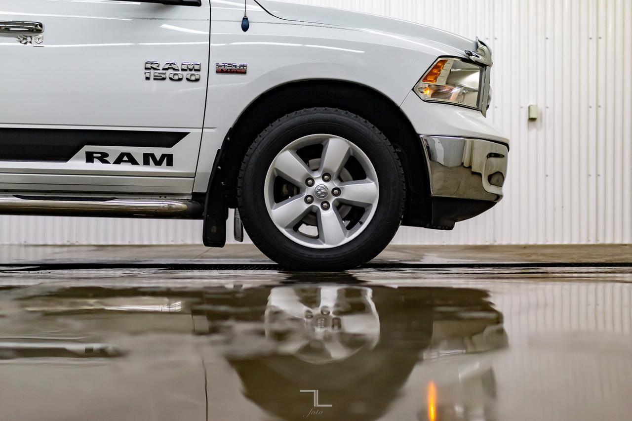 2013 Ram 1500 4x4 Crew Cab SLT HEMI Red Deer AB