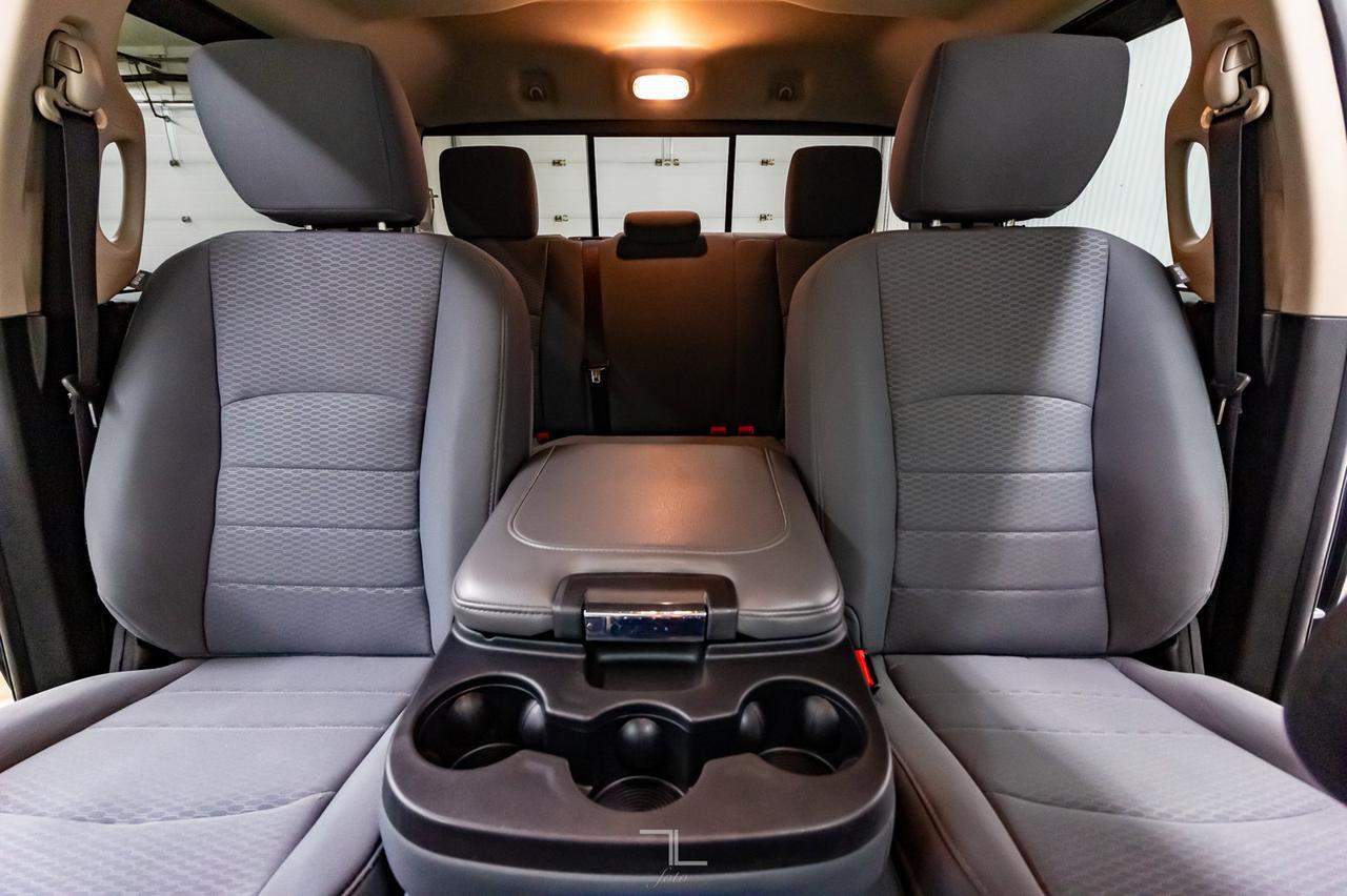 2013 Ram 1500 4x4 Crew Cab SLT HEMI Red Deer AB