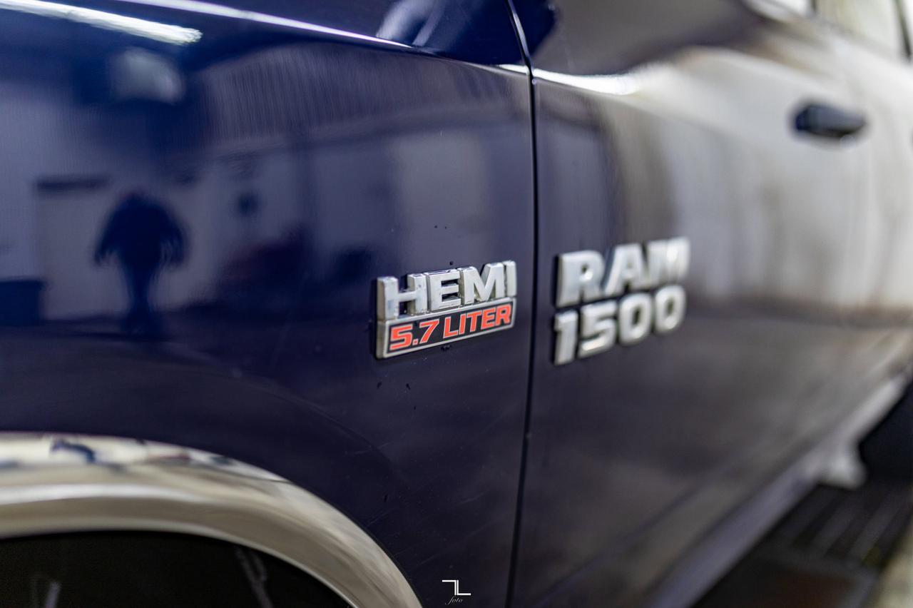 2013 Ram 1500 4x4 Crew Cab SXT HEMI Red Deer AB