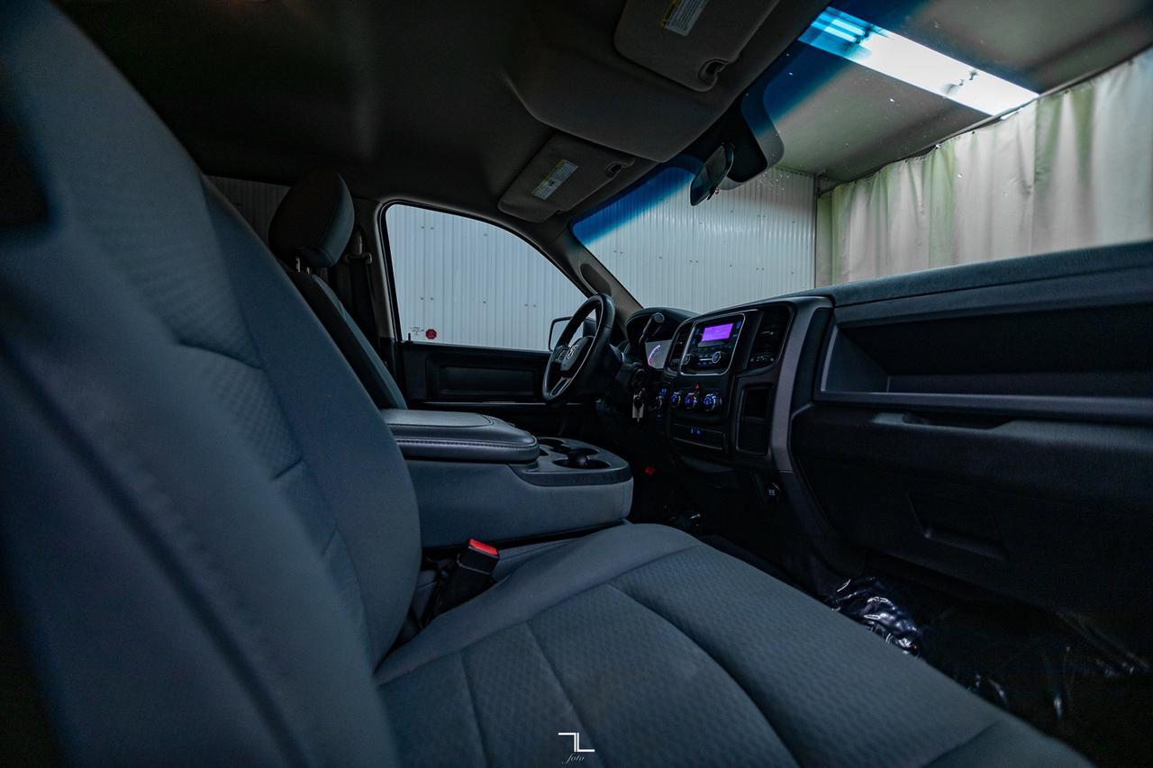 2013 Ram 1500 4x4 Crew Cab SXT HEMI Red Deer AB