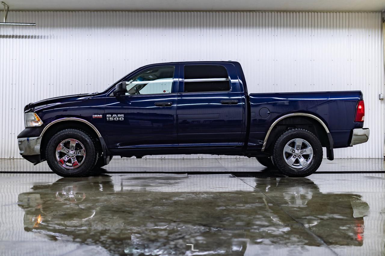 2013 Ram 1500 4x4 Crew Cab SXT HEMI Red Deer AB