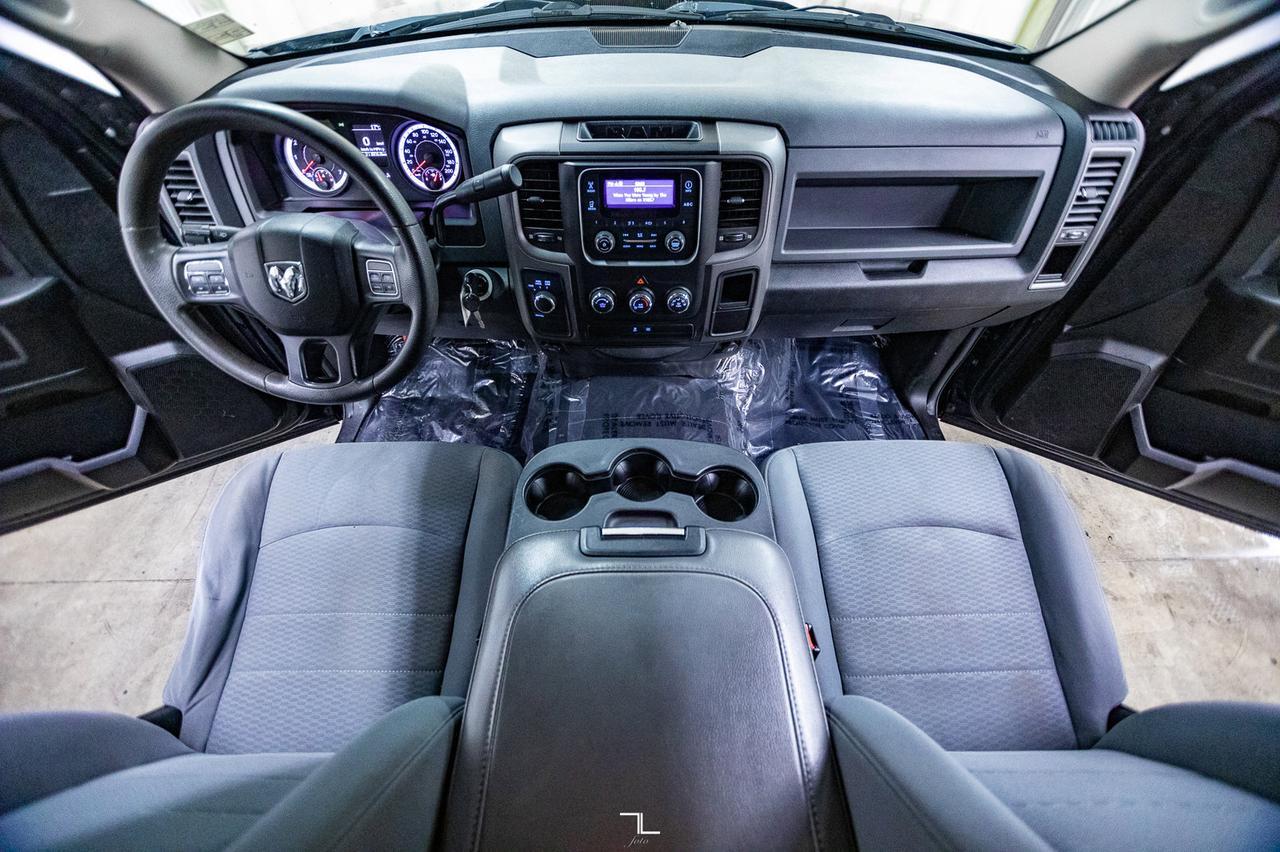 2013 Ram 1500 4x4 Crew Cab SXT HEMI Red Deer AB