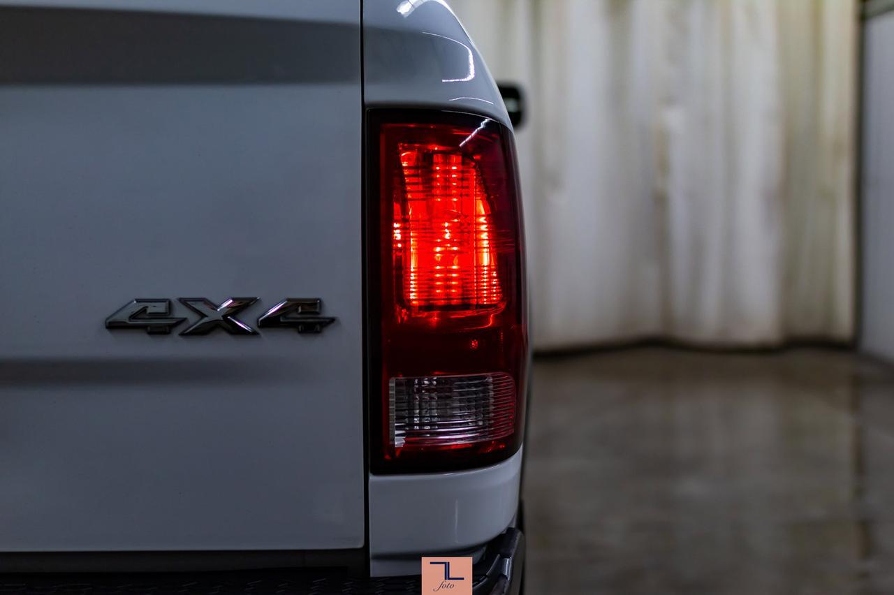 2013 Ram 1500 4x4 Quad Cab Outdoorsman Roof BCam Red Deer AB