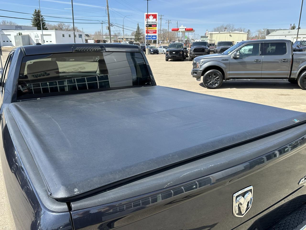 2013 Ram 1500 ST Quad Cab 4x4 | V8 FlexFuel | Cloth | Bench Seat | 17IN Wheels | Remote Keyless Entry Redwater AB