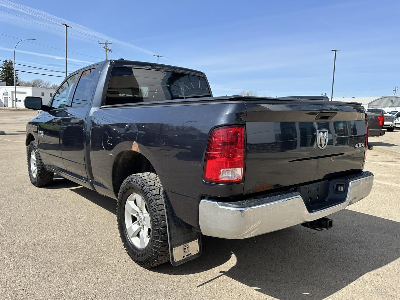 2013 Ram 1500 ST Quad Cab 4x4 | V8 FlexFuel | Cloth | Bench Seat | 17IN Wheels | Remote Keyless Entry Redwater AB