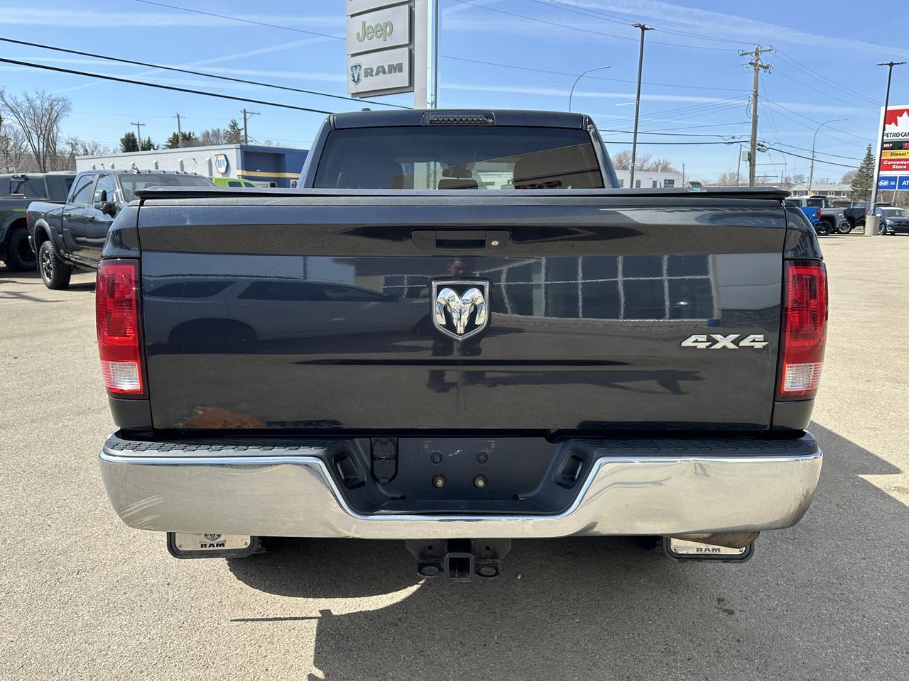 2013 Ram 1500 ST Quad Cab 4x4 | V8 FlexFuel | Cloth | Bench Seat | 17IN Wheels | Remote Keyless Entry Redwater AB