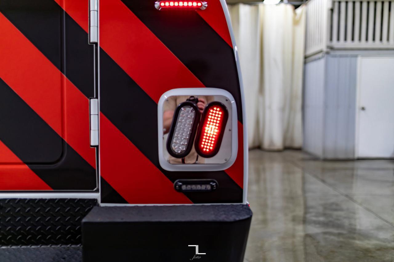 2013 Ram 3500 4x4 Crew Cab SLT Service Box Diesel Manual Red Deer AB