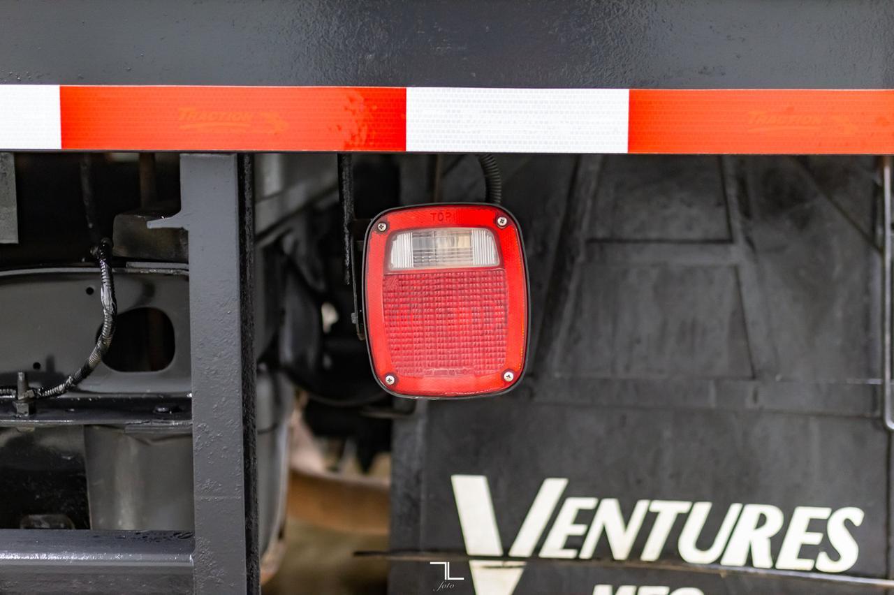 2013 Ram 3500 4x4 Crew Cab ST Dually Deck HEMI Red Deer AB