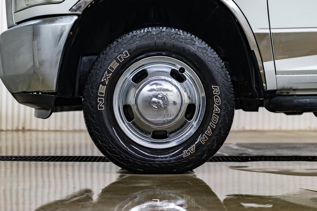 2013 Ram 3500 4x4 Crew Cab ST Dually Deck HEMI Red Deer AB