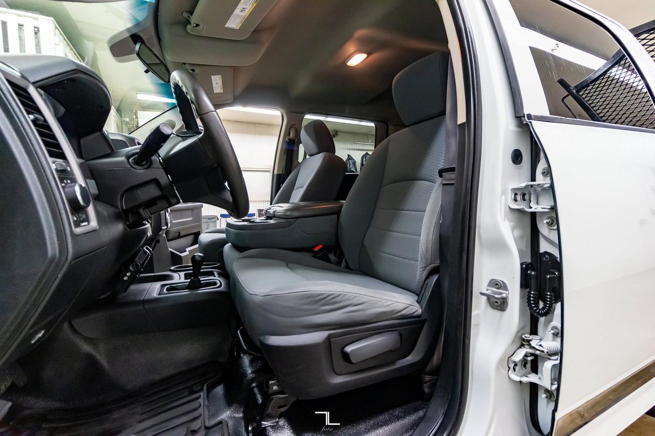 2013 Ram 3500 4x4 Crew Cab ST Dually Deck HEMI Red Deer AB