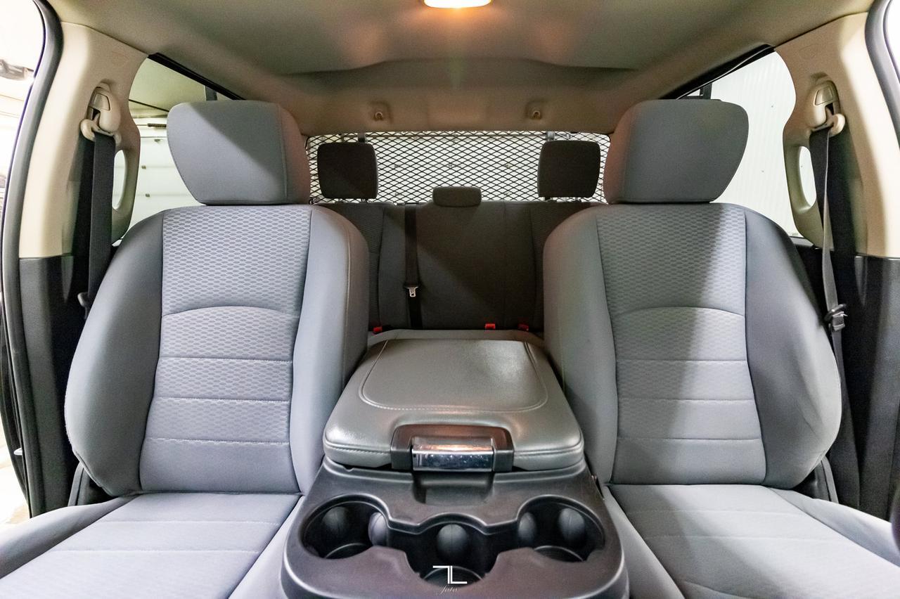 2013 Ram 3500 4x4 Crew Cab ST Dually Deck HEMI Red Deer AB