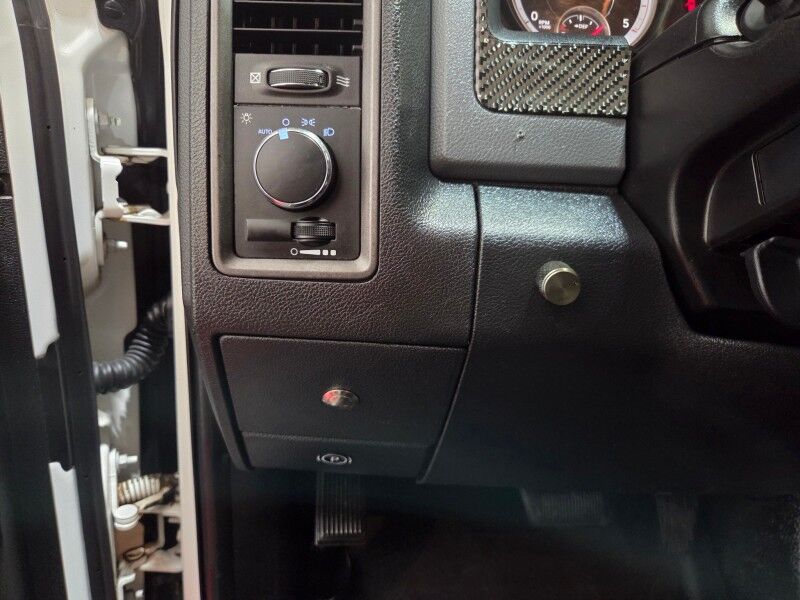 2013 Ram 3500 Flatbed Dually 4WD 6.7L Diesel AISIN Transmission Wheels NEW 35in TIRES FREE WARRANTY Arlington TX