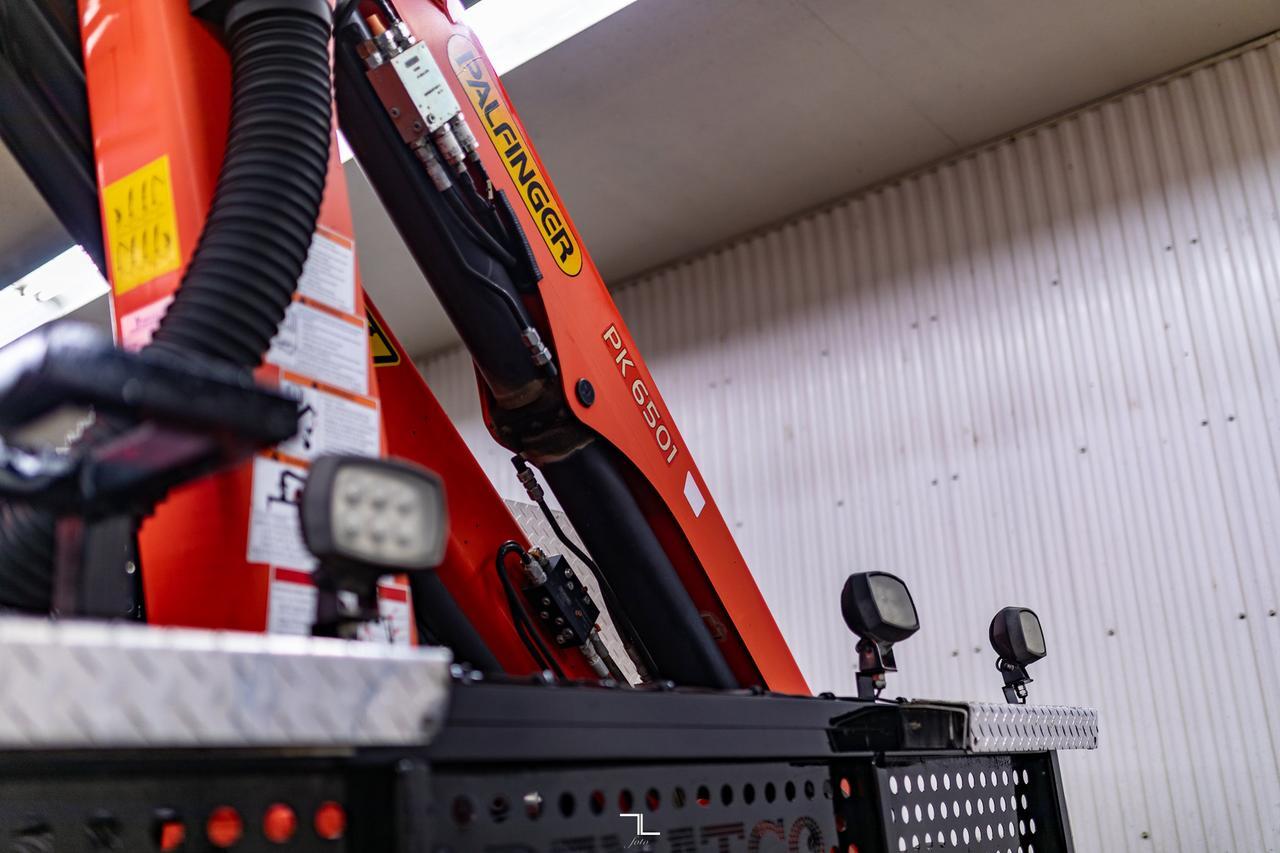 2013 Ram 5500 4x4 Crew Cab Laramie Picker Diesel Leather Red Deer AB