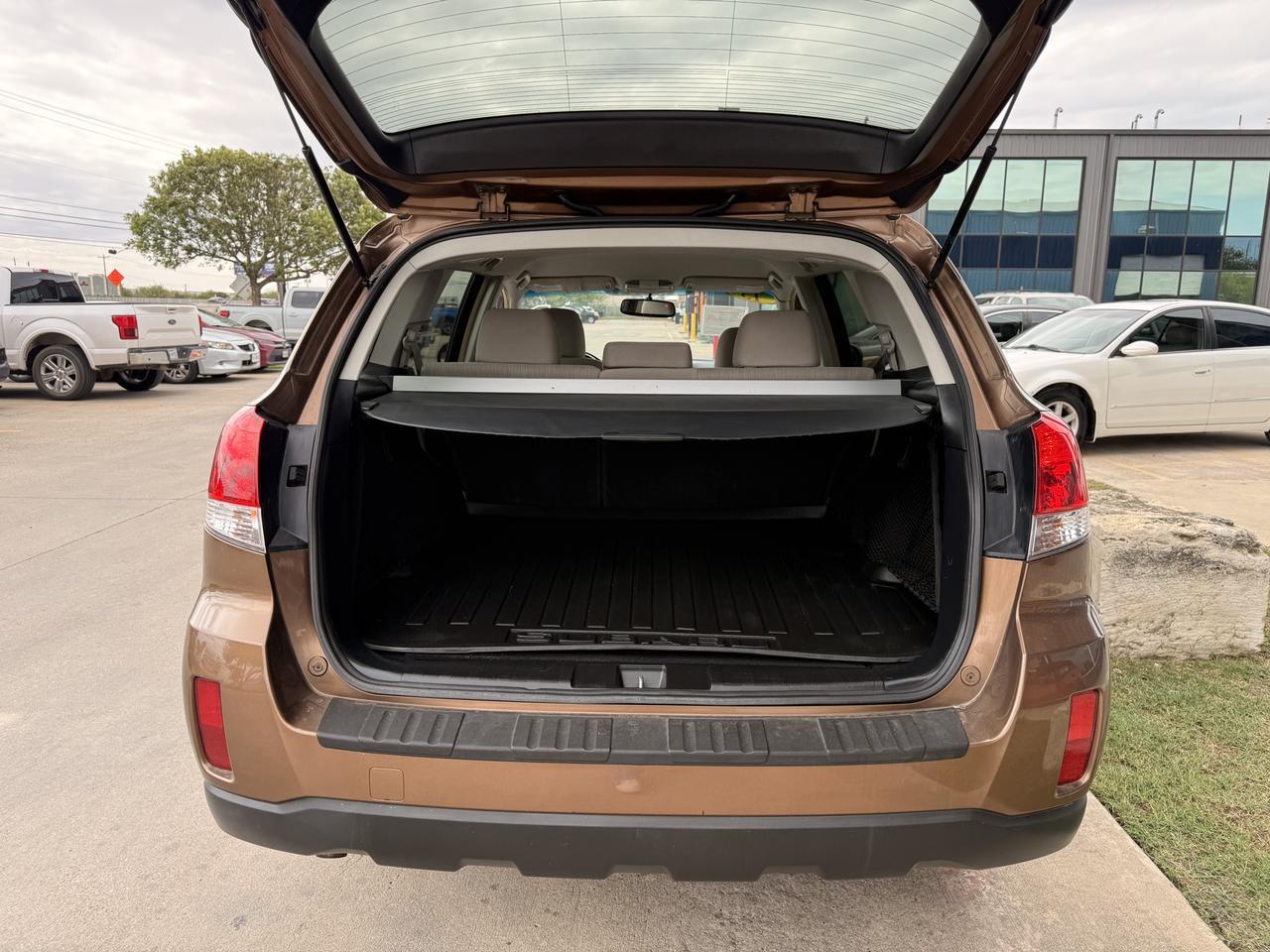 2013 SUBARU OUTBACK Austin TX
