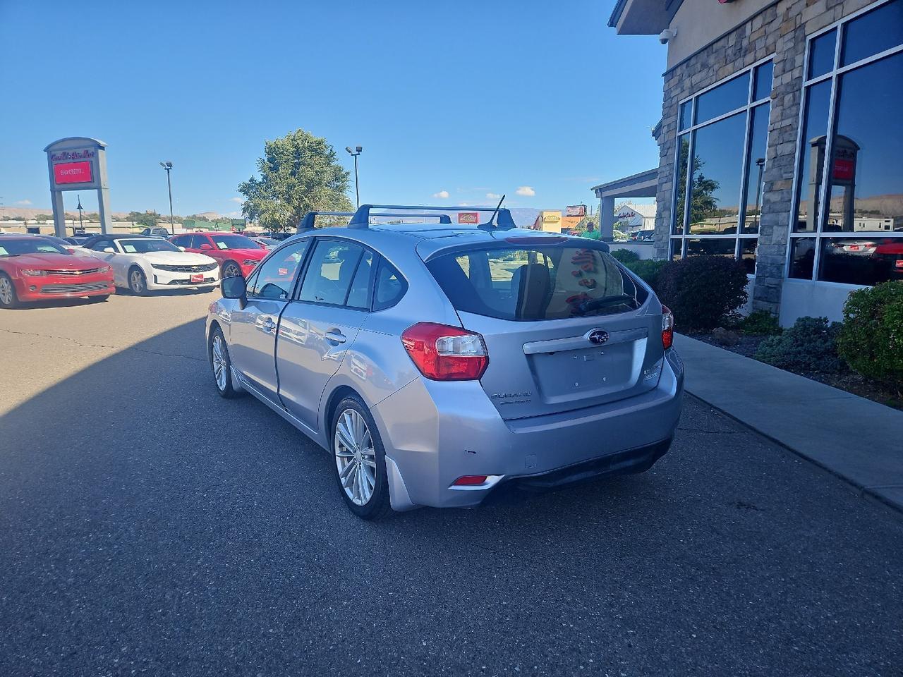 2013 Subaru Impreza 2.0i Premium photo 3