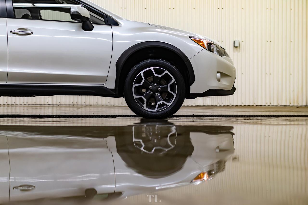 2013 Subaru XV Crosstrek AWD Limited Leather Roof Nav BCam Red Deer AB