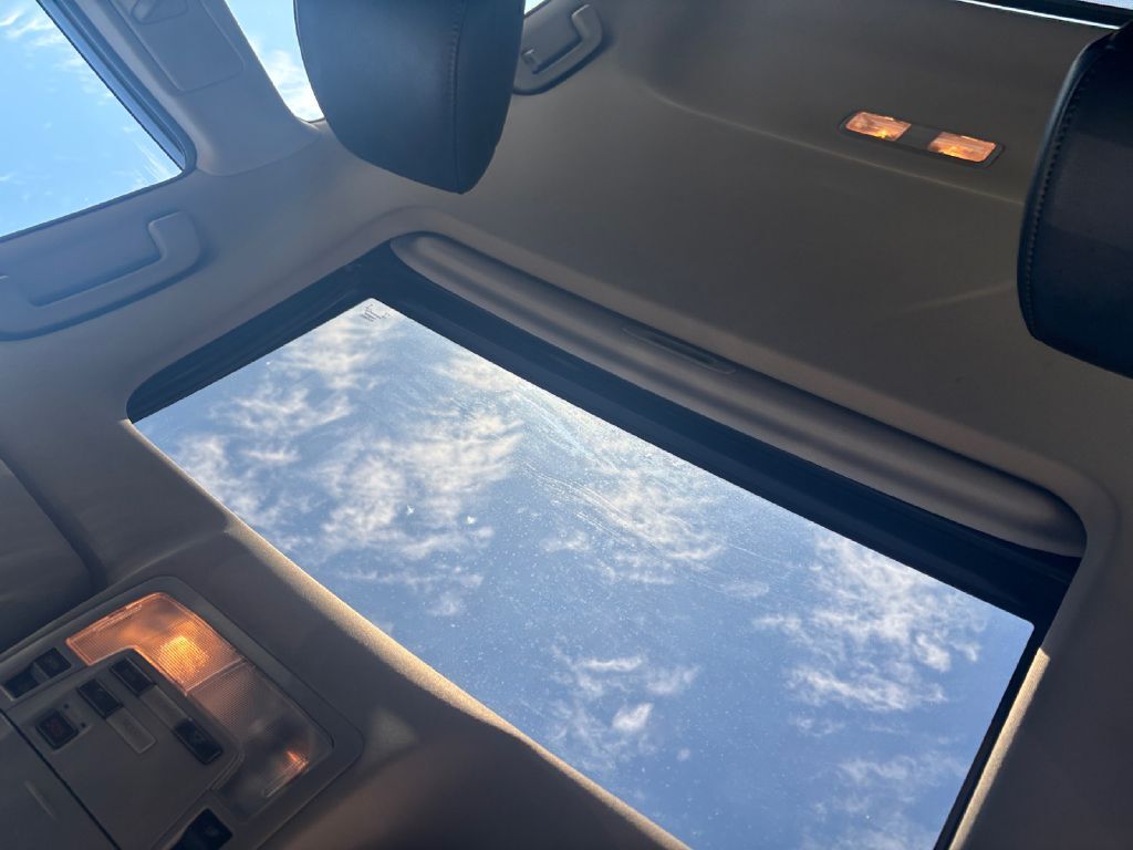 2013 TOYOTA AVALON BASE Toledo OH