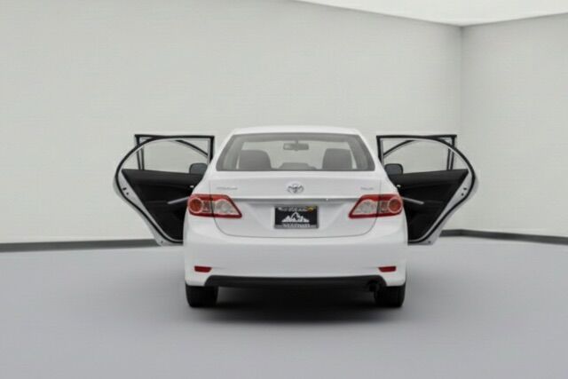 2013 TOYOTA COROLLA S