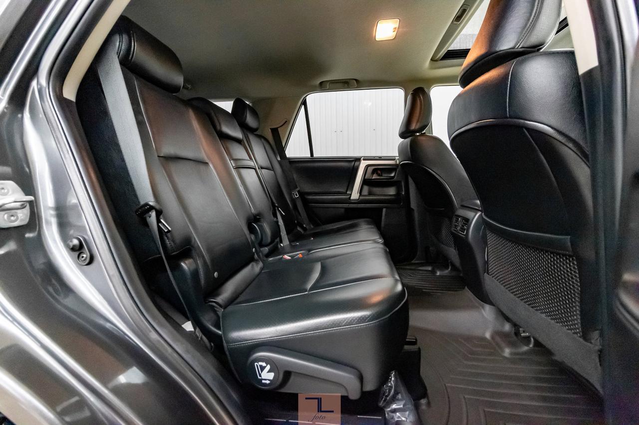 2013 Toyota 4Runner AWD SR5 Leather Roof Nav Red Deer AB