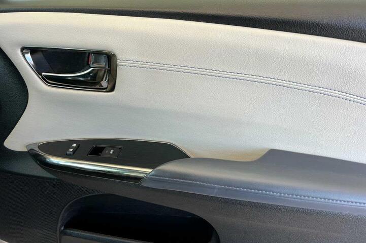 2013 Toyota Avalon Hybrid Limited Roseville CA