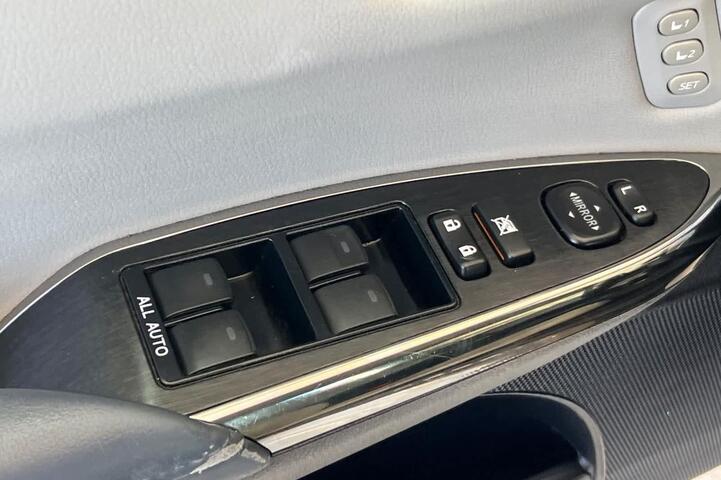 2013 Toyota Avalon Hybrid Limited Roseville CA
