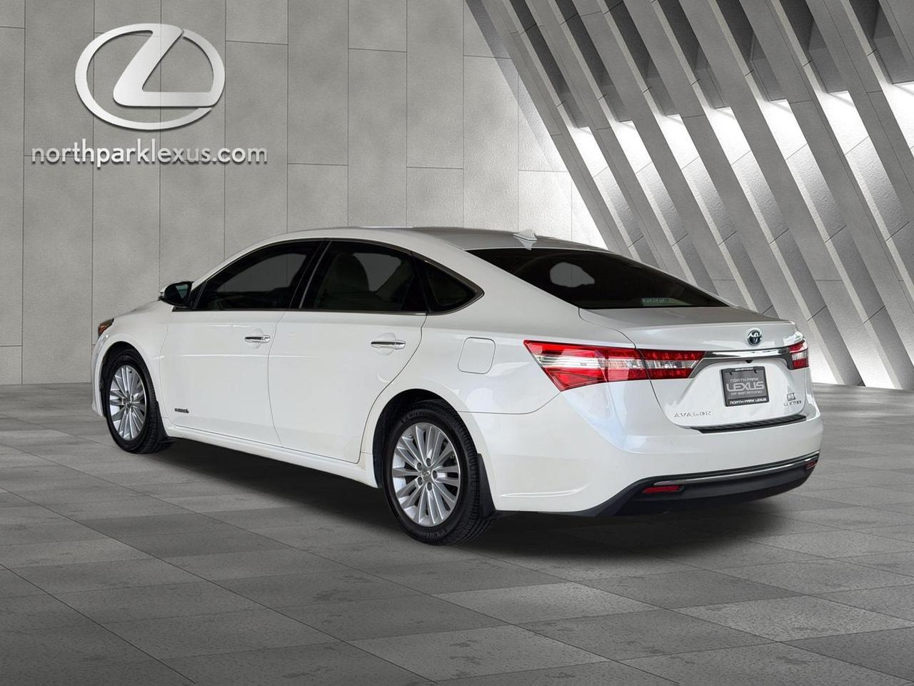 2013 Toyota Avalon Hybrid Limited