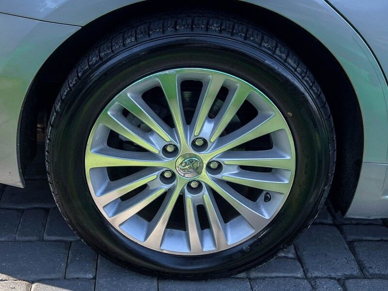 2013 Toyota Avalon Hybrid Limited Wilmington NC