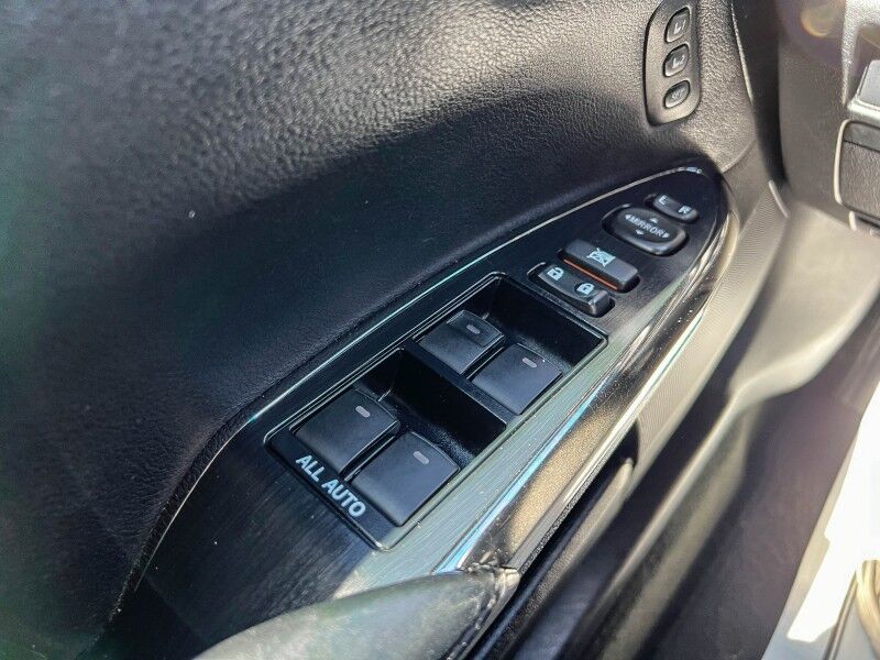 2013 Toyota Avalon Hybrid Limited Wilmington NC