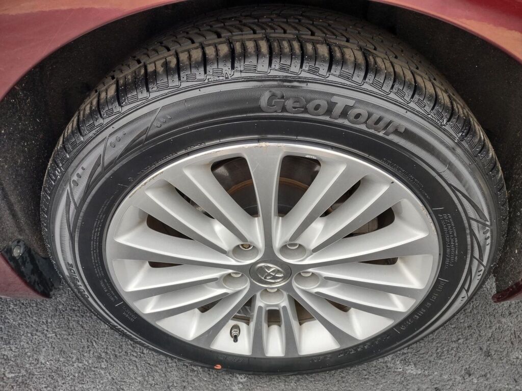 2013 Toyota Avalon Hybrid XLE Premium Richmond VA