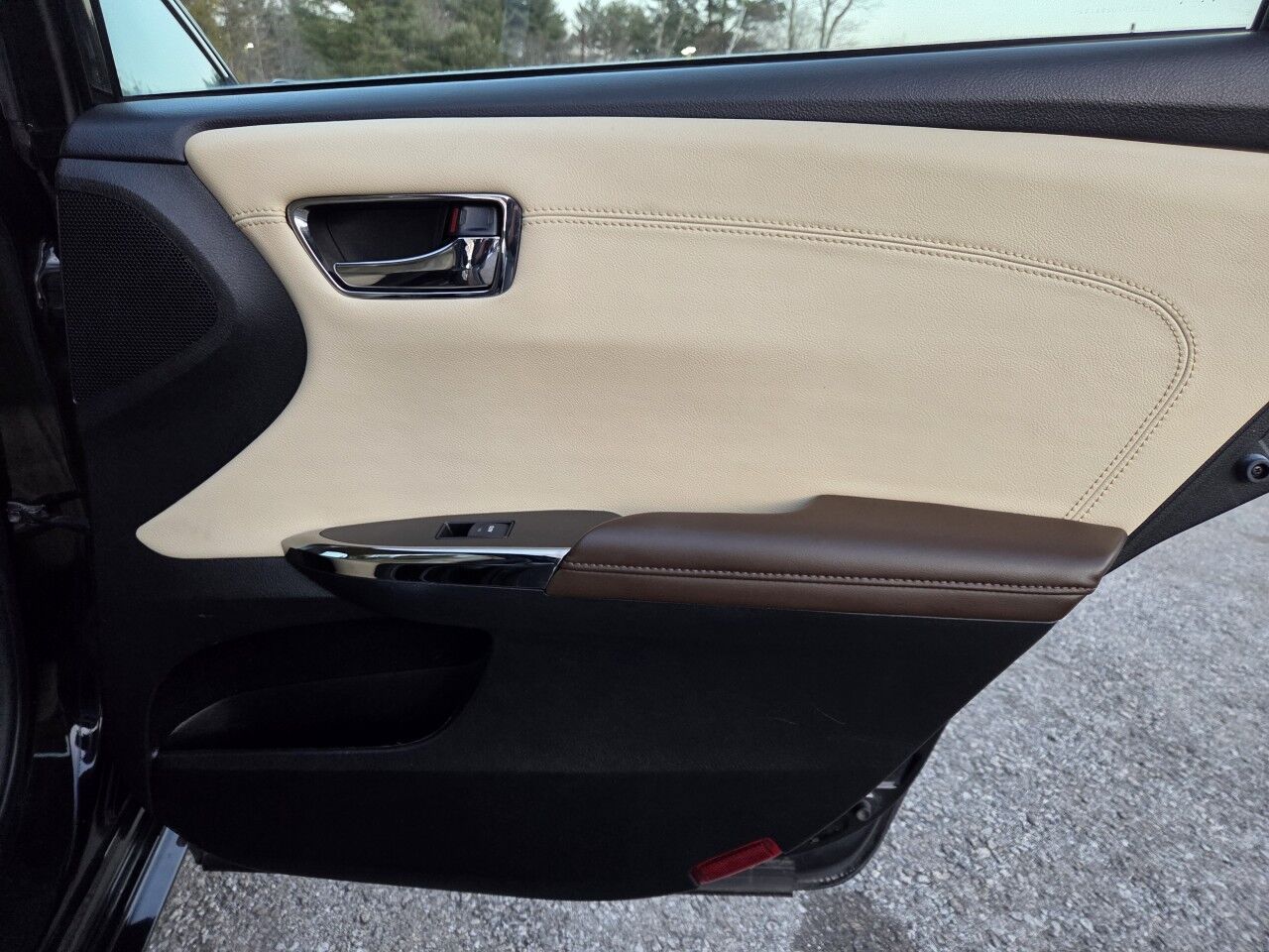 2013 Toyota Avalon XLE Charlton MA