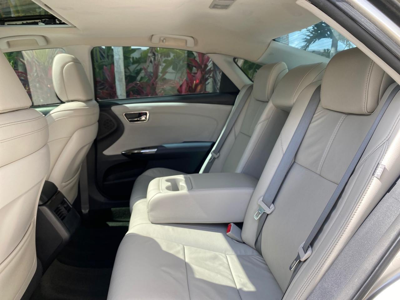 2013 Toyota Avalon XLE Premium LOW MILES 56,196 Pompano Beach FL