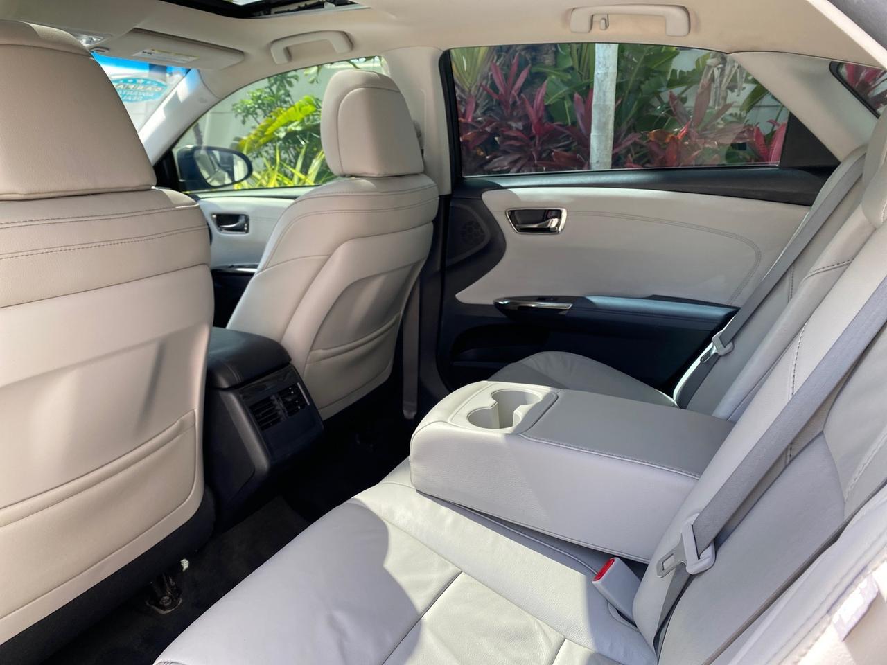 2013 Toyota Avalon XLE Premium LOW MILES 56,196 Pompano Beach FL