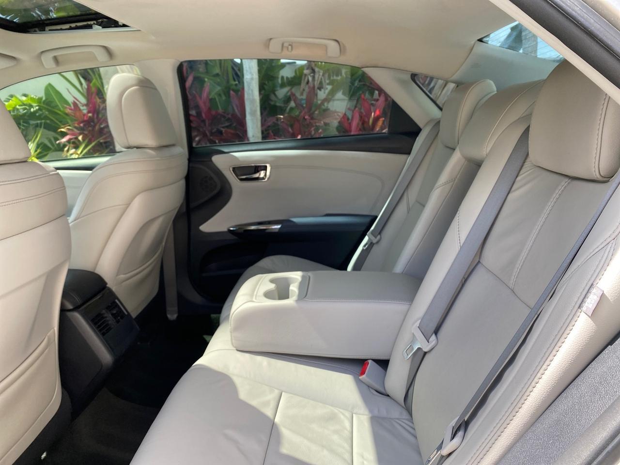 2013 Toyota Avalon XLE Premium LOW MILES 56,196 Pompano Beach FL