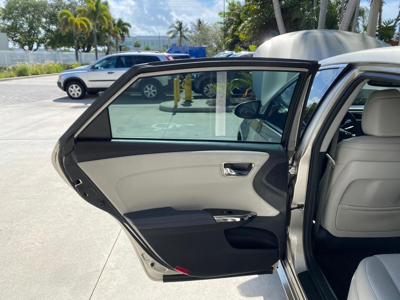 2013 Toyota Avalon XLE Premium LOW MILES 56,196 Pompano Beach FL