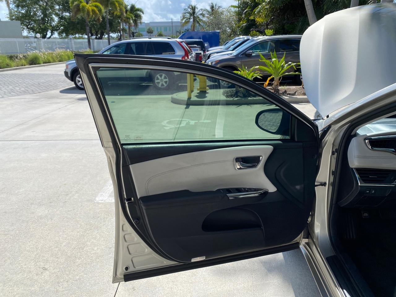 2013 Toyota Avalon XLE Premium LOW MILES 56,196 Pompano Beach FL