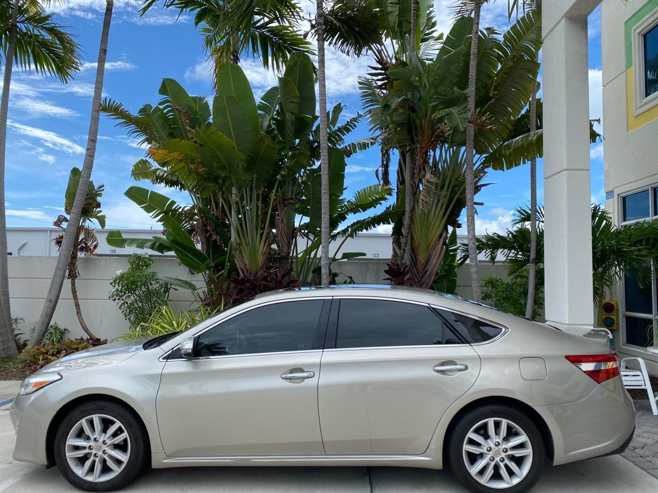 2013 Toyota Avalon XLE Premium LOW MILES 56,196 Pompano Beach FL