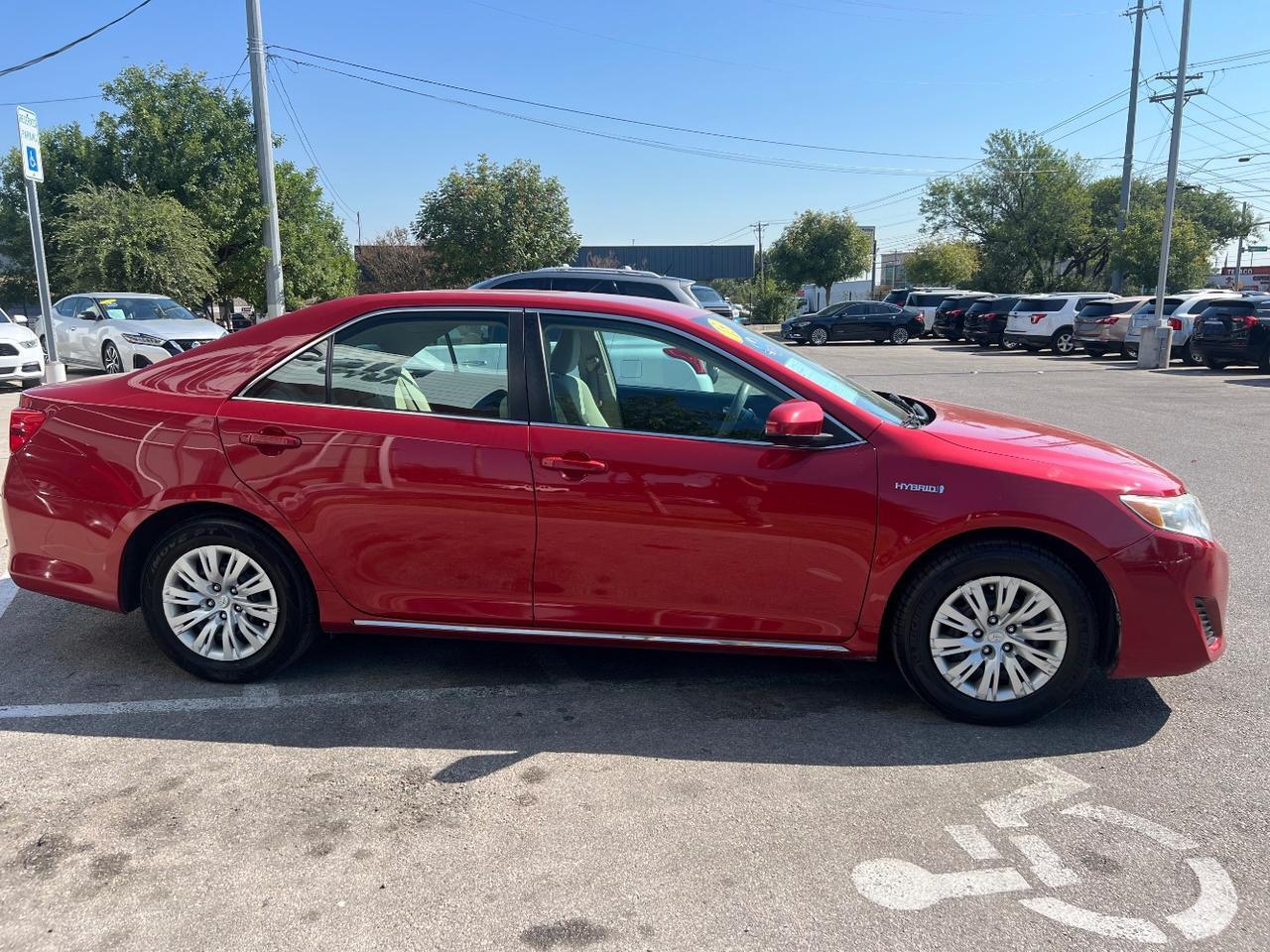 2013 Toyota Camry Hybrid LE Austin TX