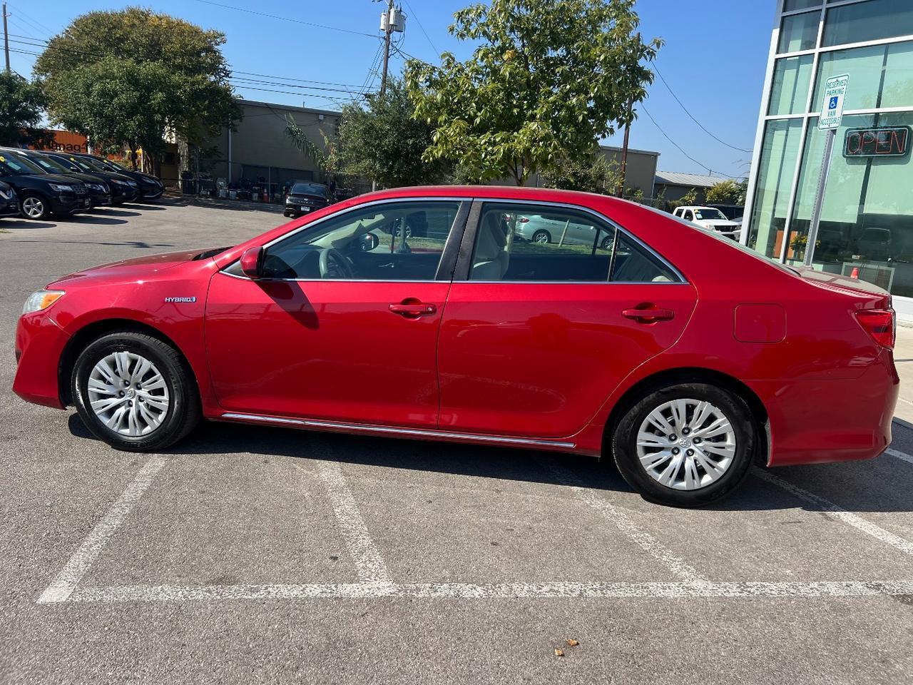 2013 Toyota Camry Hybrid LE Austin TX