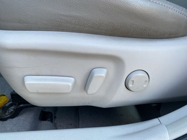 2013 Toyota Camry Hybrid LE Raleigh NC