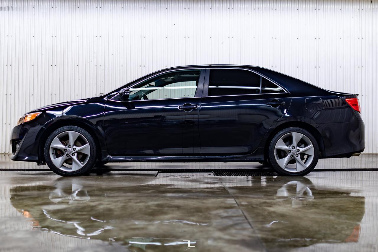 2013 Toyota Camry SE Leather Roof Nav BCam Red Deer AB