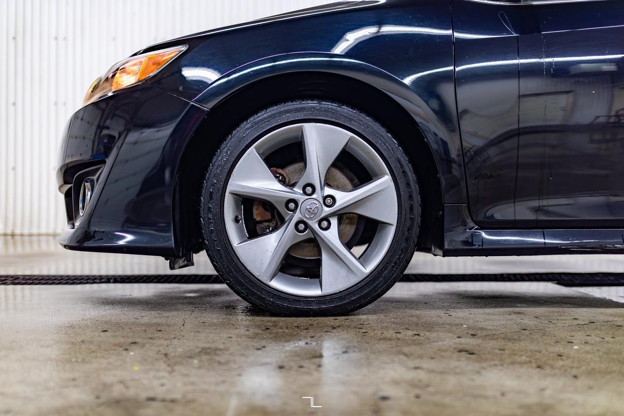 2013 Toyota Camry SE Leather Roof Nav BCam Red Deer AB