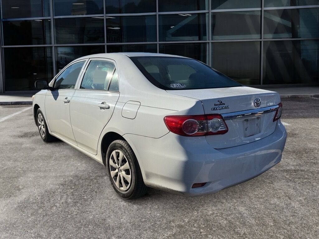 2013 Toyota Corolla L photo 4