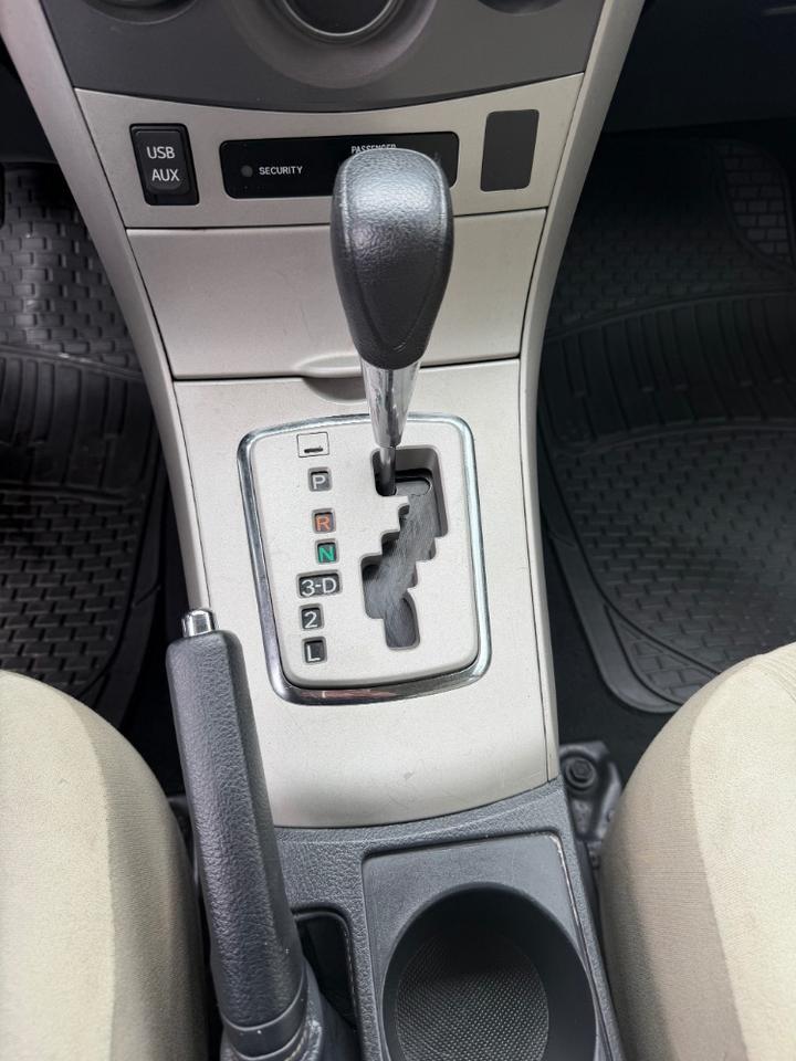 2013 Toyota Corolla LE 4-Speed AT Austin TX