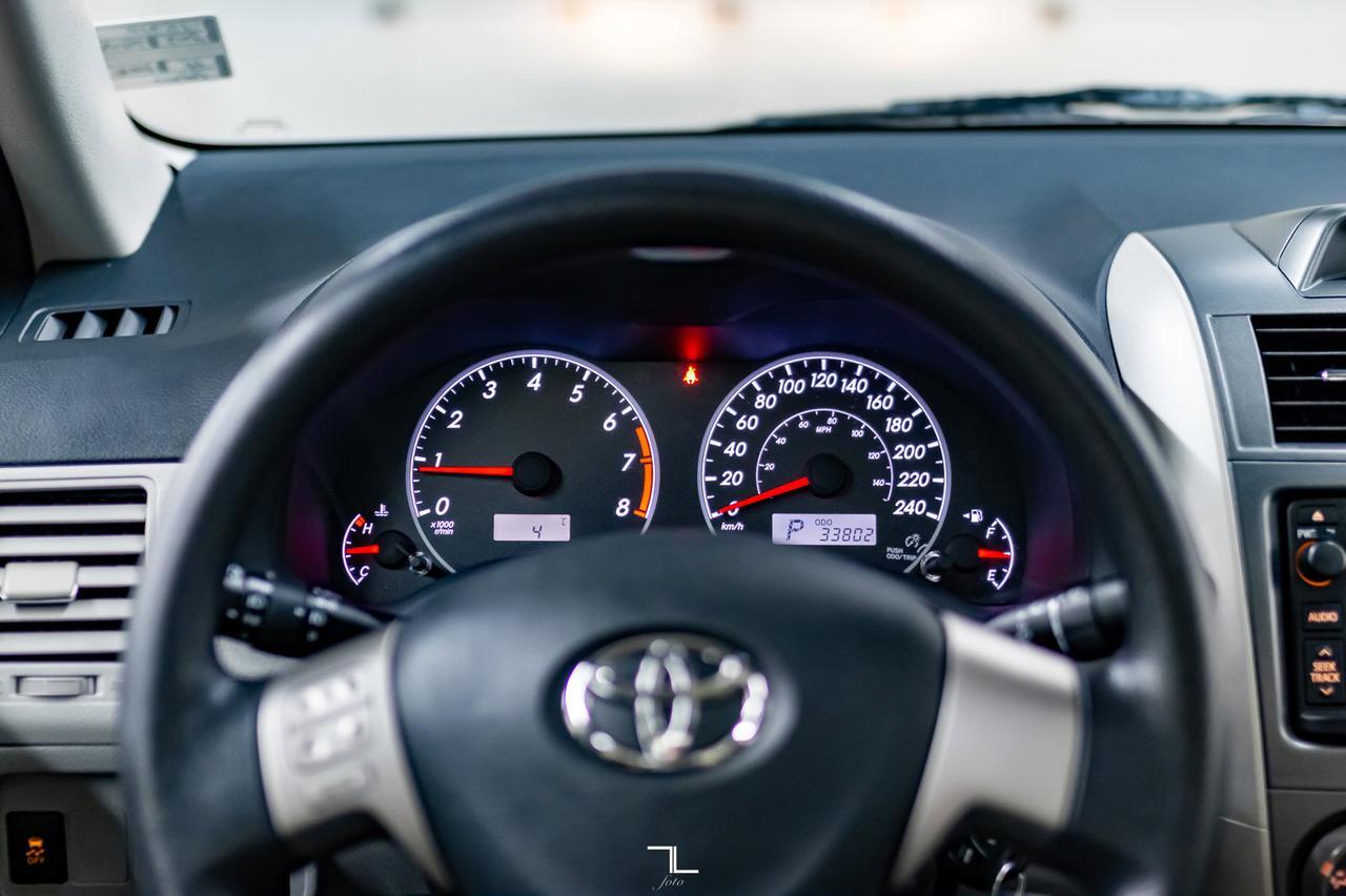 2013 Toyota Corolla LE Sedan Roof HSeats Red Deer AB