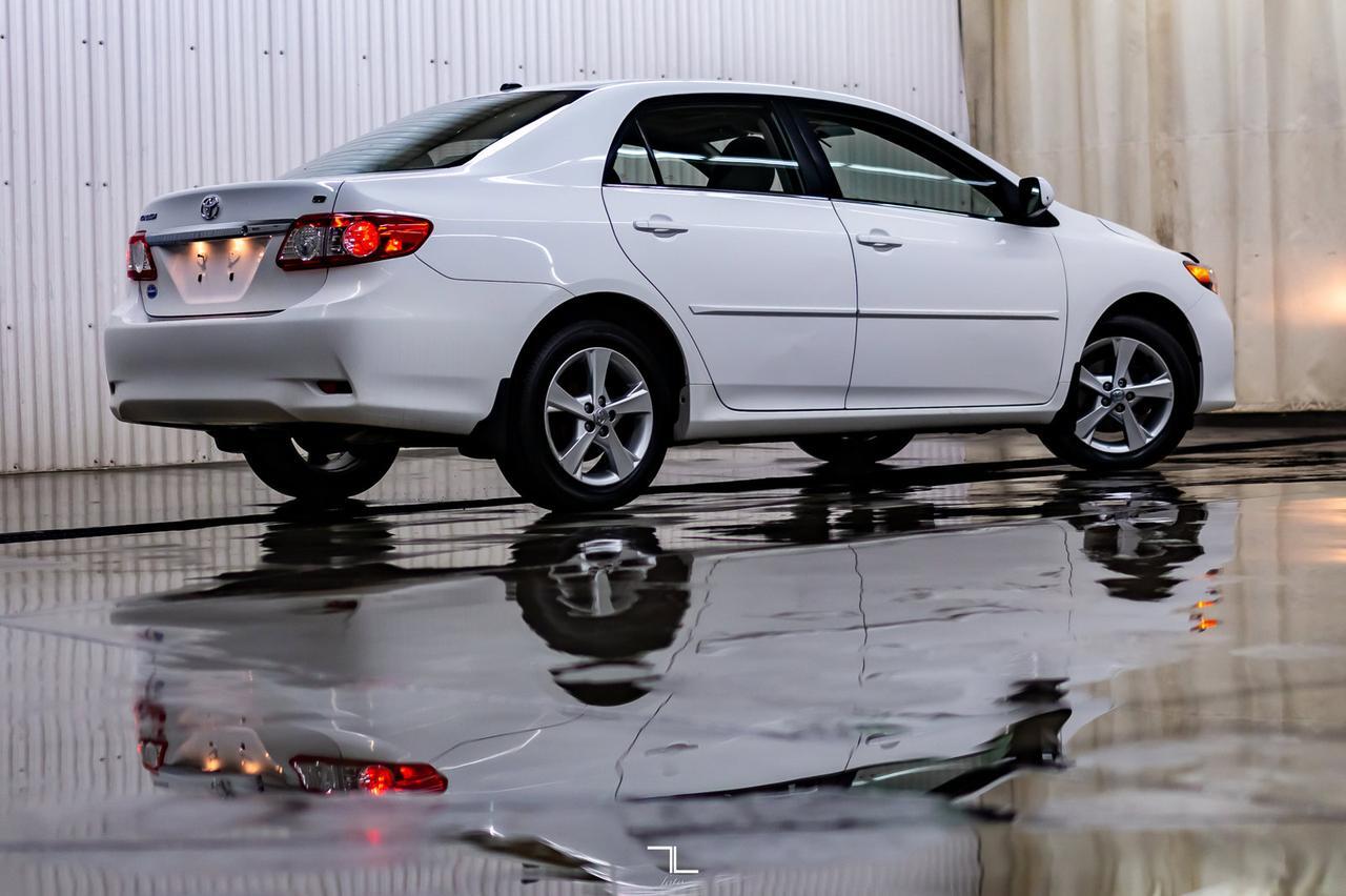2013 Toyota Corolla LE Sedan Roof HSeats Red Deer AB